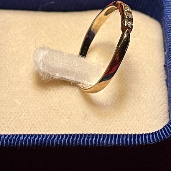 Four Diamond 14KT Yellow Gold Ring - Size 8 - Picture 4 of 8